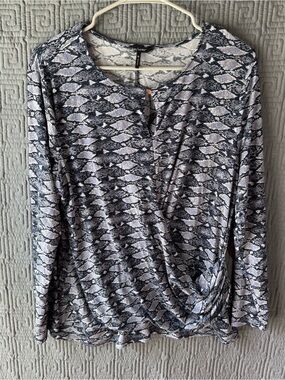 Daisy Fuentes Blouse Women’s XL Blue Grey Gray Wrap Top Animal Print